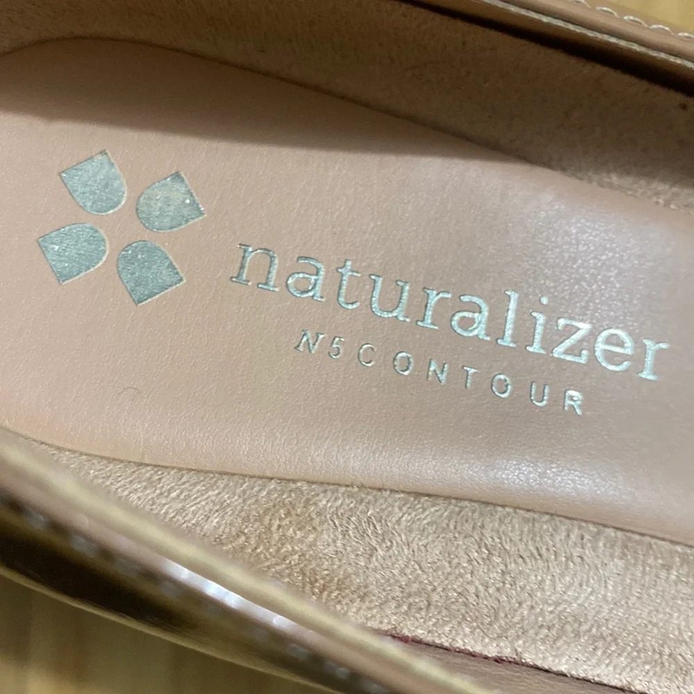 Naturalizer Size 6W Nude Shiny Platform Pumps - Picture 5 of 8